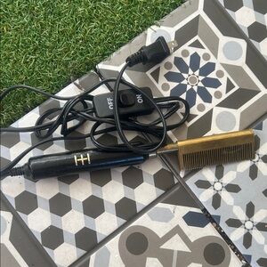 Gold and Black Electric Hot Comb